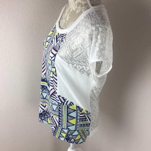 Miss Me Top White Lace Abstract Print Small - Picture 3 of 7